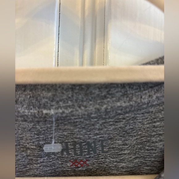 RHONE Reign Long Sleeve Athletic Wear long Sleeve Shirt, Hesthered Grey, size L - Picture 4 of 5